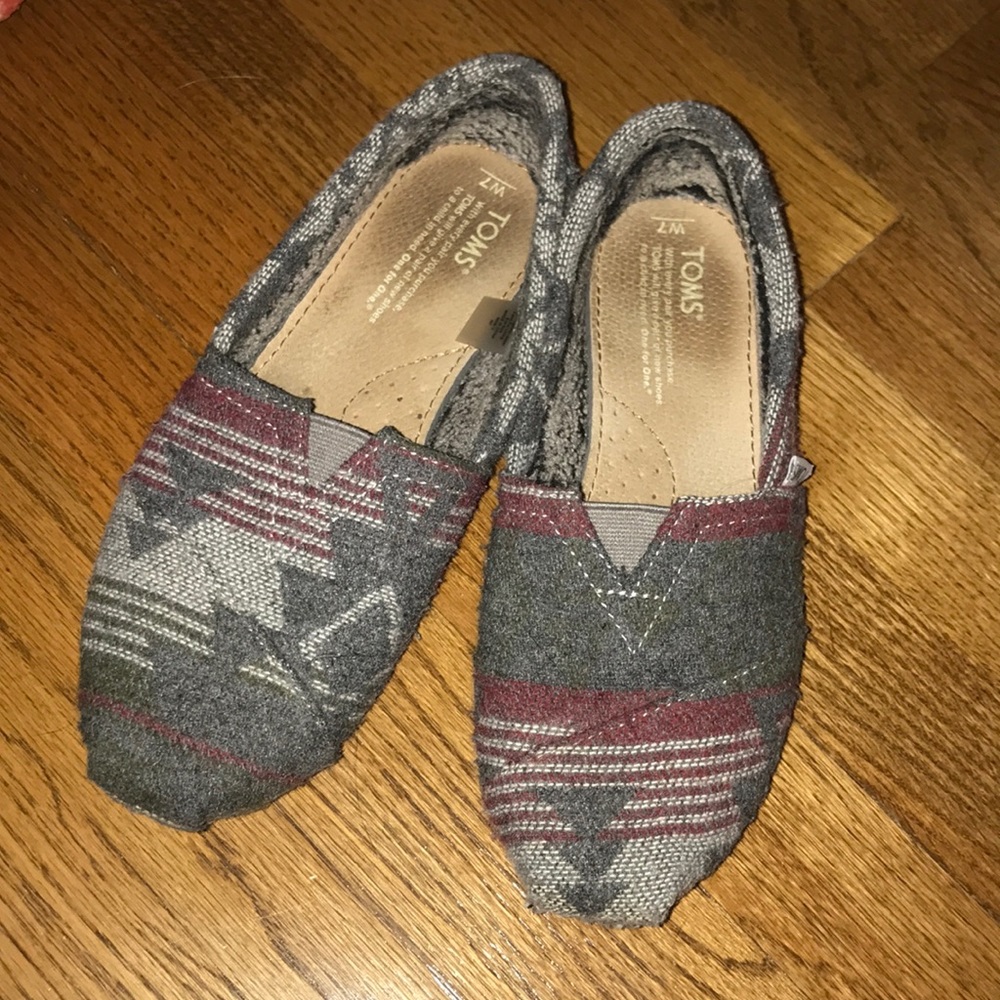 “Toms” shoes